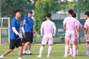 Huấn luyện viên Roland tạo dấu ấn